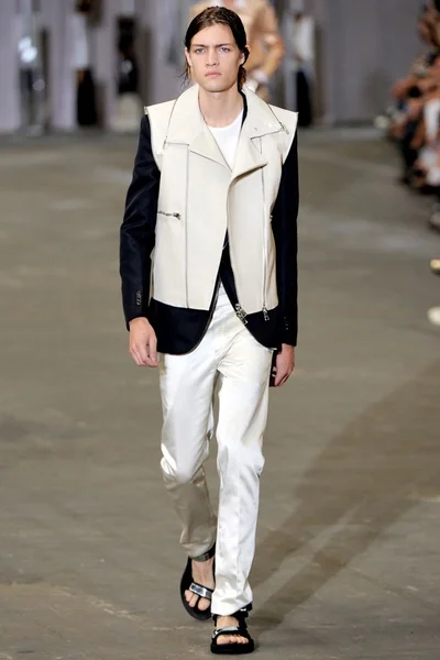Look 8